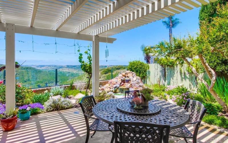 Aluminum-Wood Covered Patio