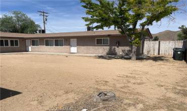 15524 Tonekai Road, Apple Valley, California 92307, 8 Bedrooms Bedrooms, ,4 BathroomsBathrooms,Residential Income,Buy,15524 Tonekai Road,AR24093122