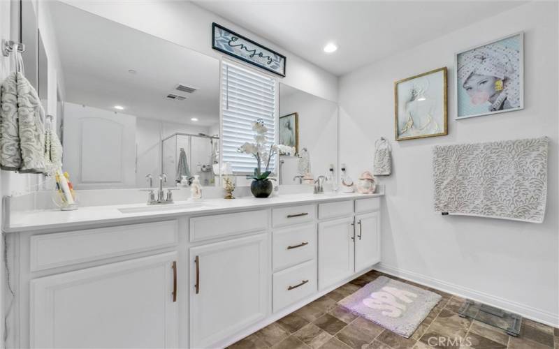 Upstairs Master Bath (#6)