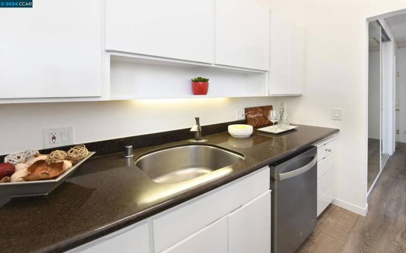 STAINLESS SINK & APPLIANCES