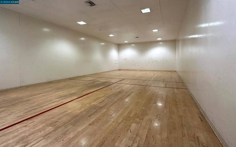 RAQUETBALL COURT