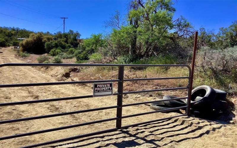 Gate to neighbors property