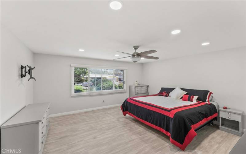 Master Bedroom Can Lighting & Ceiling Fan