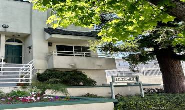 5145 Yarmouth Avenue 15, Encino, California 91316, 2 Bedrooms Bedrooms, ,Residential,Buy,5145 Yarmouth Avenue 15,SR24095576