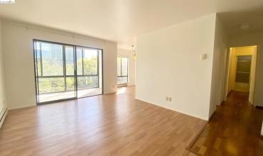 2 Commodore Drive D476, Emeryville, California 94608-1645, 1 Bedroom Bedrooms, ,1 BathroomBathrooms,Residential,Buy,2 Commodore Drive D476,41059455