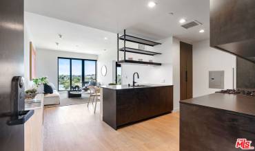 10700 Tabor Street 310, Los Angeles, California 90034, 1 Bedroom Bedrooms, ,1 BathroomBathrooms,Residential Lease,Rent,10700 Tabor Street 310,24390997