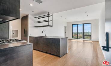 10700 Tabor Street 308, Los Angeles, California 90034, 2 Bedrooms Bedrooms, ,2 BathroomsBathrooms,Residential Lease,Rent,10700 Tabor Street 308,24391015