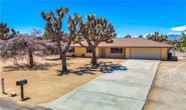 7930 Palm Avenue, Yucca Valley, California 92284, 3 Bedrooms Bedrooms, ,2 BathroomsBathrooms,Residential,Buy,7930 Palm Avenue,JT24096047