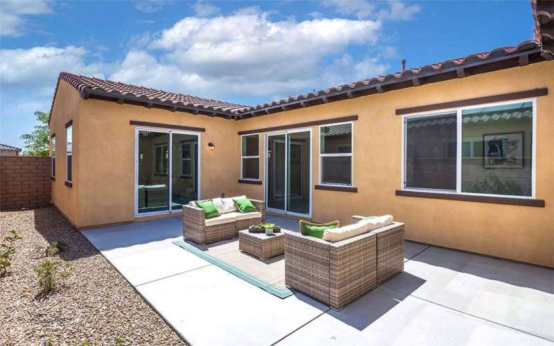 Mid-home Outdoor Courtyard