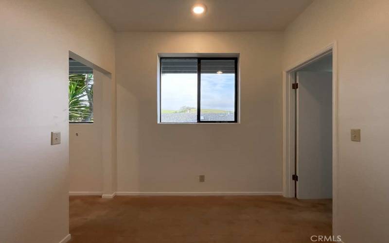 Small room between bedroom and bathroom could be an office ?