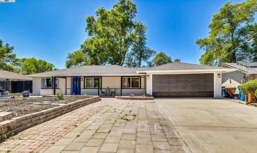 1560 TERRY WAY, Pleasant Hill, California 94523, 3 Bedrooms Bedrooms, ,2 BathroomsBathrooms,Residential,Buy,1560 TERRY WAY,41059732