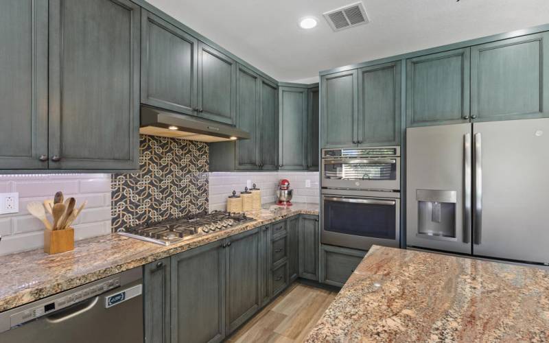 77572 Carinda Ct - Kitchen