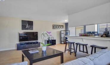 2241 Mann Ave 4, Union City, California 94587, 2 Bedrooms Bedrooms, ,1 BathroomBathrooms,Residential,Buy,2241 Mann Ave 4,41059413