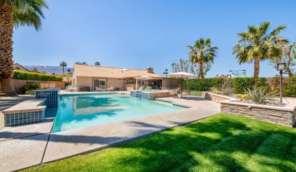 Pool, Spa, Outdoor Kitchen