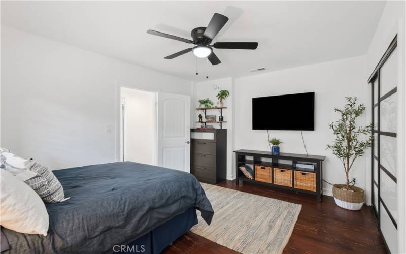 Main house bedroom 2