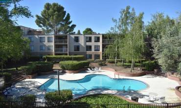 450 N Civic 204, Walnut Creek, California 94596, 2 Bedrooms Bedrooms, ,1 BathroomBathrooms,Residential,Buy,450 N Civic 204,41060038