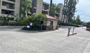 5540 Owensmouth Avenue 107, Woodland Hills, California 91367, 2 Bedrooms Bedrooms, ,2 BathroomsBathrooms,Residential Lease,Rent,5540 Owensmouth Avenue 107,SR24097322