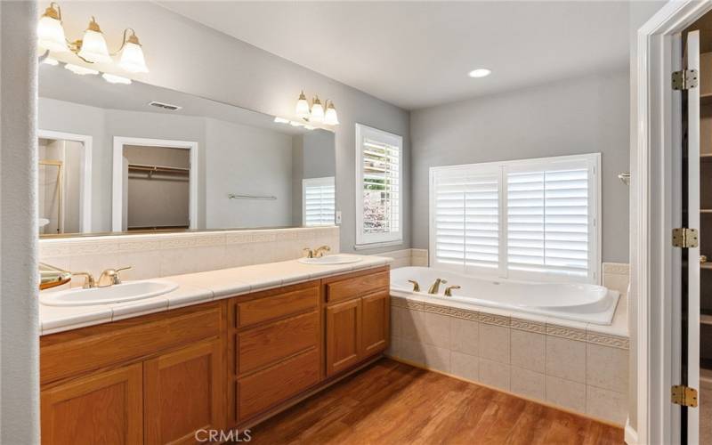 Large soaking tub