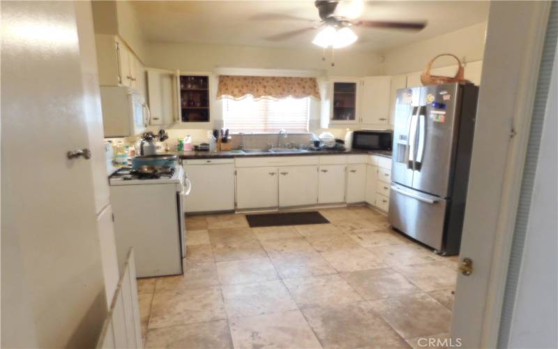 1221 W. Westmont Avenue Hemet, CA.  Kitchen