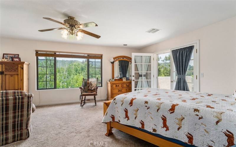 GORGEOUS PRIMARY SUITE WITH VIEWS!