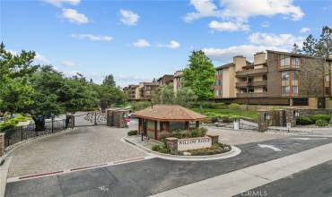 2504 E Willow Street 204, Signal Hill, California 90755, 2 Bedrooms Bedrooms, ,2 BathroomsBathrooms,Residential,Buy,2504 E Willow Street 204,SR24092812