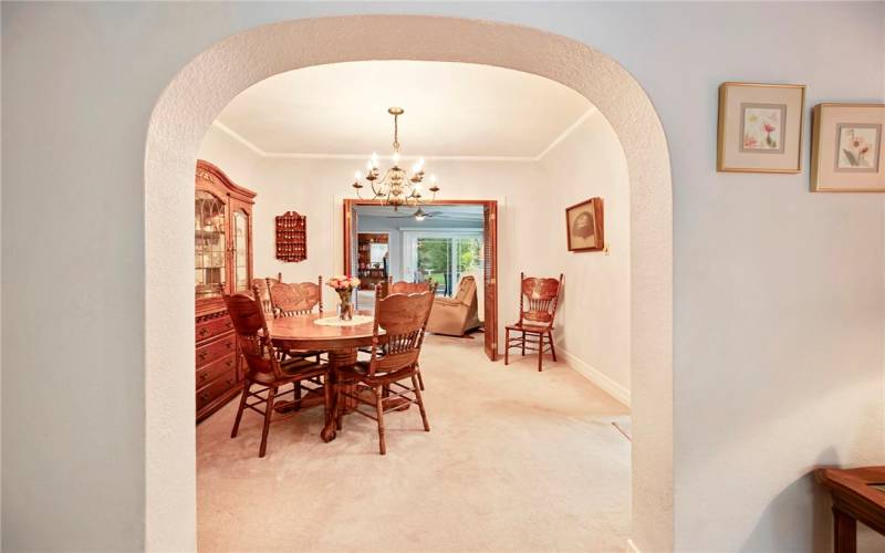 Arched entry to Dining Room