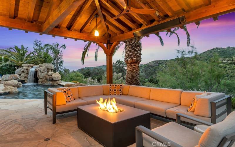 Covered Patio & Fire Pit