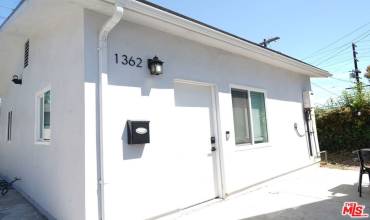 1362 Ridgeley Drive, Los Angeles, California 90019, 1 Bedroom Bedrooms, ,1 BathroomBathrooms,Residential Lease,Rent,1362 Ridgeley Drive,24394517