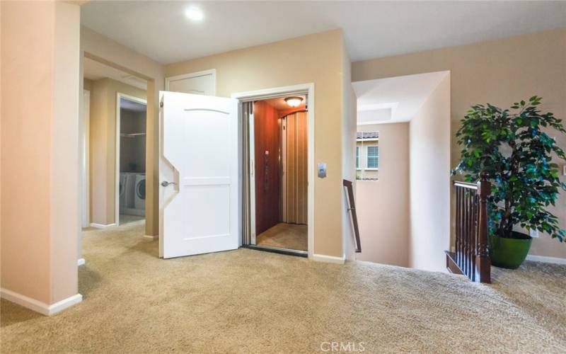 Elevator is great for delivering Costco goods to your Kitchen - It's HOA Serviced & Maintained