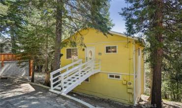 491 Violet Drive, Twin Peaks, California 92391, 2 Bedrooms Bedrooms, ,2 BathroomsBathrooms,Residential,Buy,491 Violet Drive,RW24103212