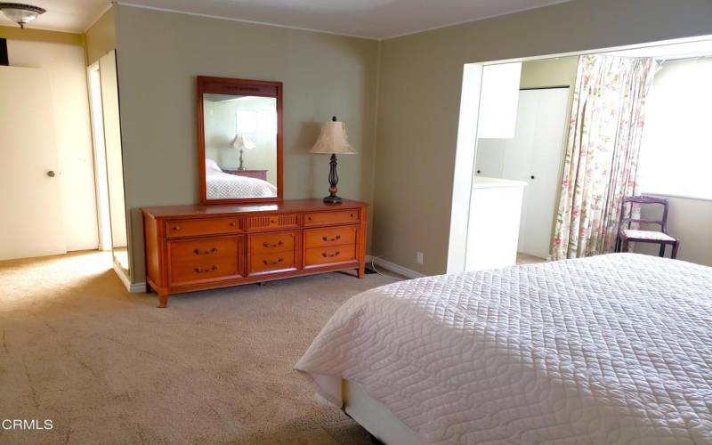 Master Bedroom Dressing Area