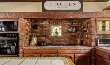 LOVE LOVE LOVE this Rustic Kitchen!!!!