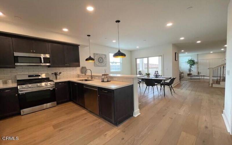 2218 208 Kitchen Dining Area