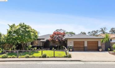 530 Elysian Fields Dr, Oakland, California 94605, 3 Bedrooms Bedrooms, ,2 BathroomsBathrooms,Residential,Buy,530 Elysian Fields Dr,41060570