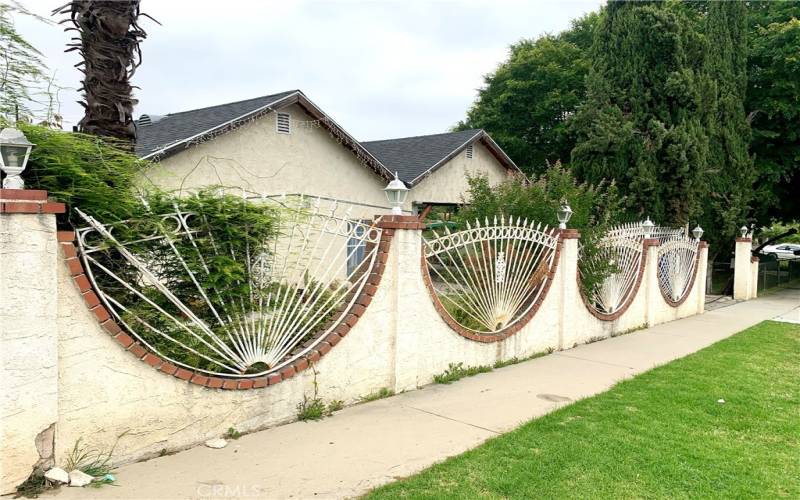 Front yard fence