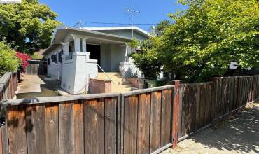 3737 13Th Ave, Oakland, California 94610, 5 Bedrooms Bedrooms, ,2 BathroomsBathrooms,Residential,Buy,3737 13Th Ave,41060607