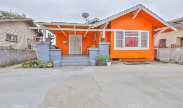 908 W 57th Street, Los Angeles, California 90037, 4 Bedrooms Bedrooms, ,3 BathroomsBathrooms,Residential Income,Buy,908 W 57th Street,DW24104214