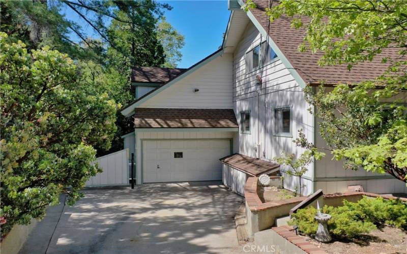 Oversized 2 car garage, RV/Boat stoarage to the left. Garage is not Direct Access