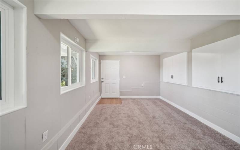 Bonus room with laundry / potential bedroom 2