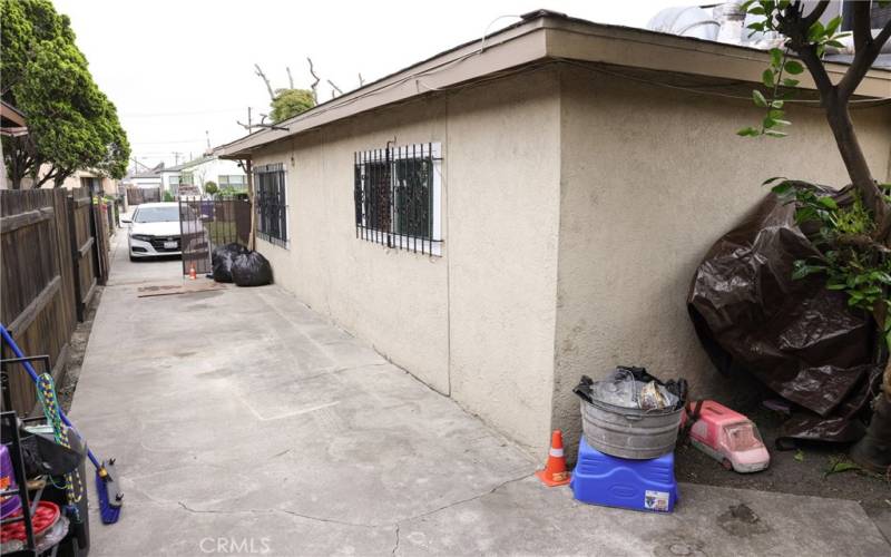 DRIVEWAY OUT / SIDE OF HOUSE