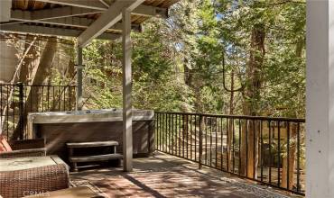 384 Primrose Circle, Lake Arrowhead, California 92352, 4 Bedrooms Bedrooms, ,3 BathroomsBathrooms,Residential,Buy,384 Primrose Circle,EV24104821