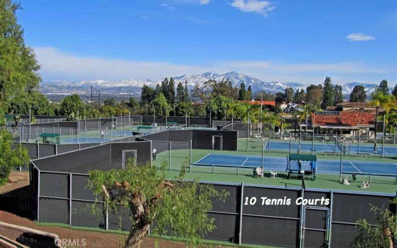 10 tennis courts