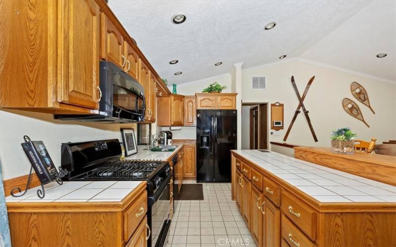 Kitchen with Garden Window & Reverse Osmosis