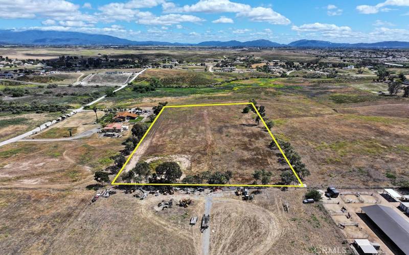32771 Mazoe, Winchester.   Build your dream Home  this lot does not front on Auld Rd, it is on Mazoe