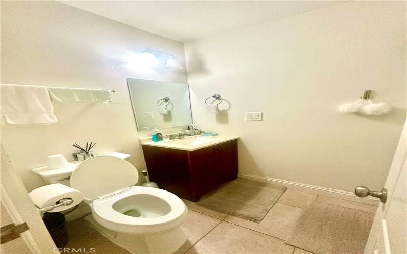 Main - Bathroom2