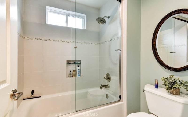 Upstairs secondary tub/shower combo