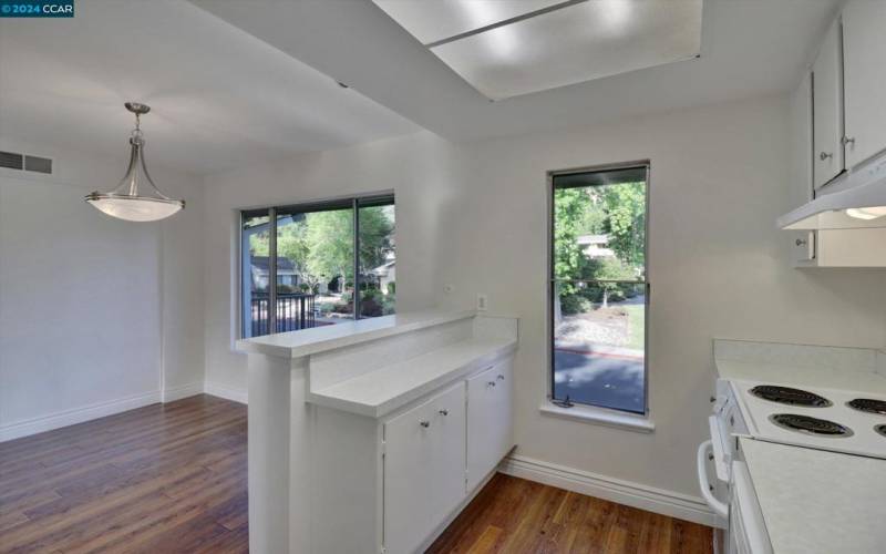 Kitchen/Dining Area