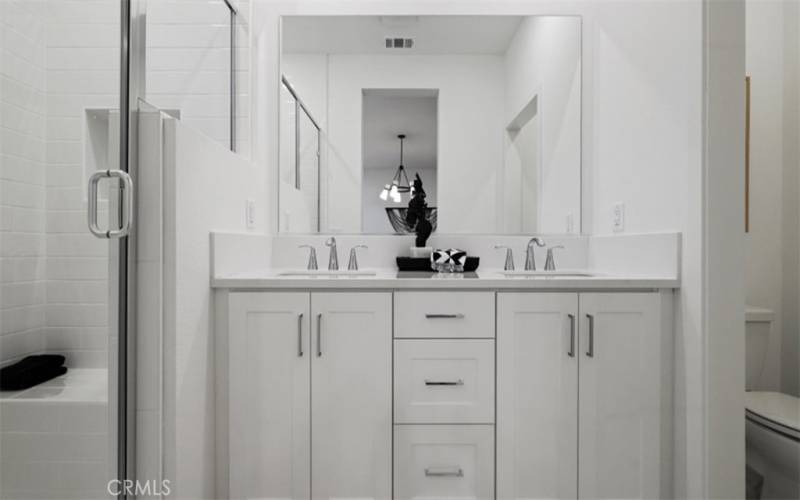 The private bathroom comes with designer-selected details throughout


