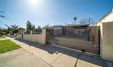 15625 La Mesa Street, Sylmar, California 91342, 2 Bedrooms Bedrooms, ,2 BathroomsBathrooms,Residential,Buy,15625 La Mesa Street,SR24106617