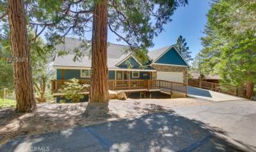 688 Zurich Drive, Lake Arrowhead, California 92352, 4 Bedrooms Bedrooms, ,3 BathroomsBathrooms,Residential,Buy,688 Zurich Drive,OC24106923